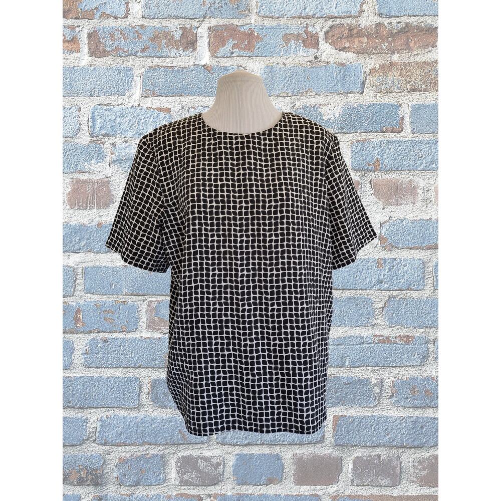 Erena Black and White Shell Top Size Large Thin Shoulder Pads